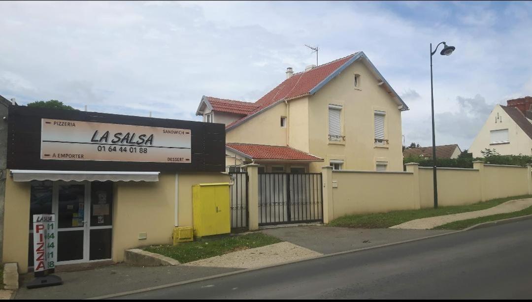 A 7 Minutes De L'Aeroport Cdg 1 Bed & Breakfast Thieux  Екстериор снимка